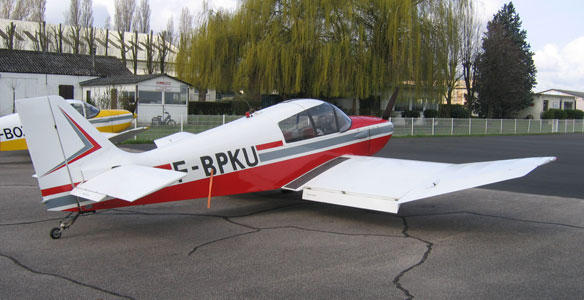 F-BPKU Robin DR 221 « DAUPHIN » Aéro-club de Courbevoie F-BPKU Robin DR 221 « DAUPHIN » Aéro-club de Courbevoie